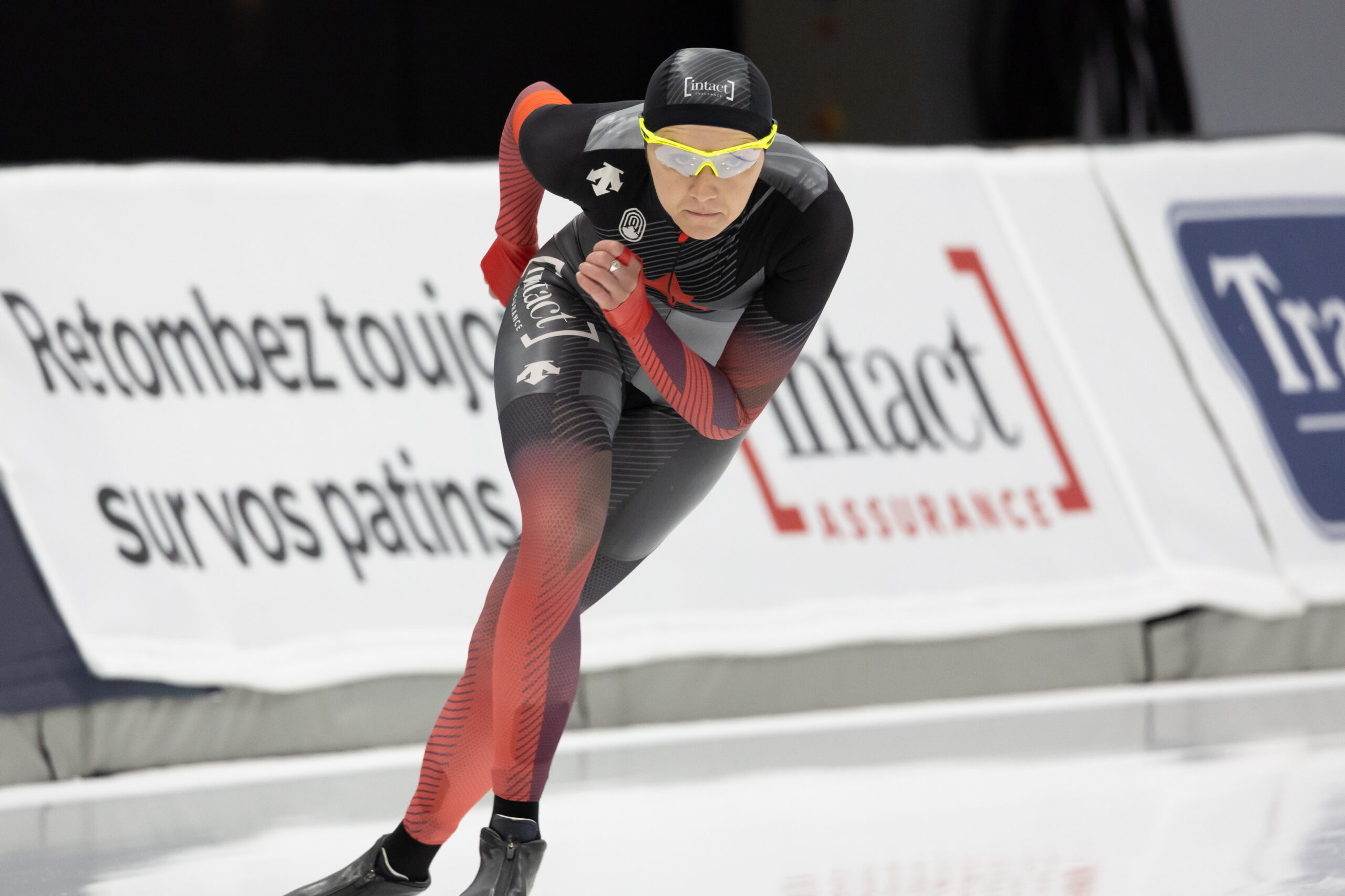 Isabelle Weidemann, Laurent Dubreuil and Ted-Jan Bloemen atop the Canadian Championships podium for second consecutive day
